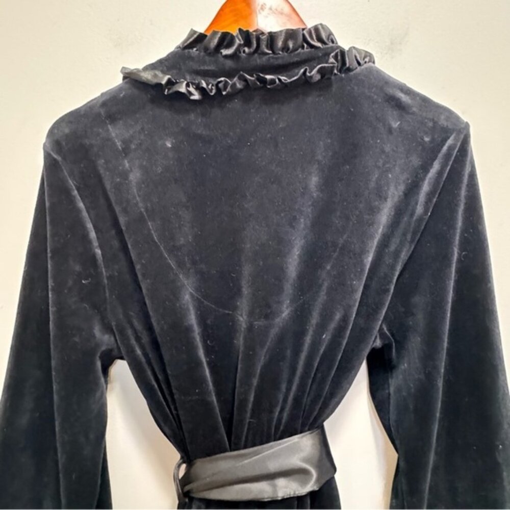 Betsy Johnson Intimates Black Velvet Ruffle Robe Size Medium - Picture 8 of 11